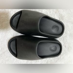 Authentic Yeezy slides Sz 6